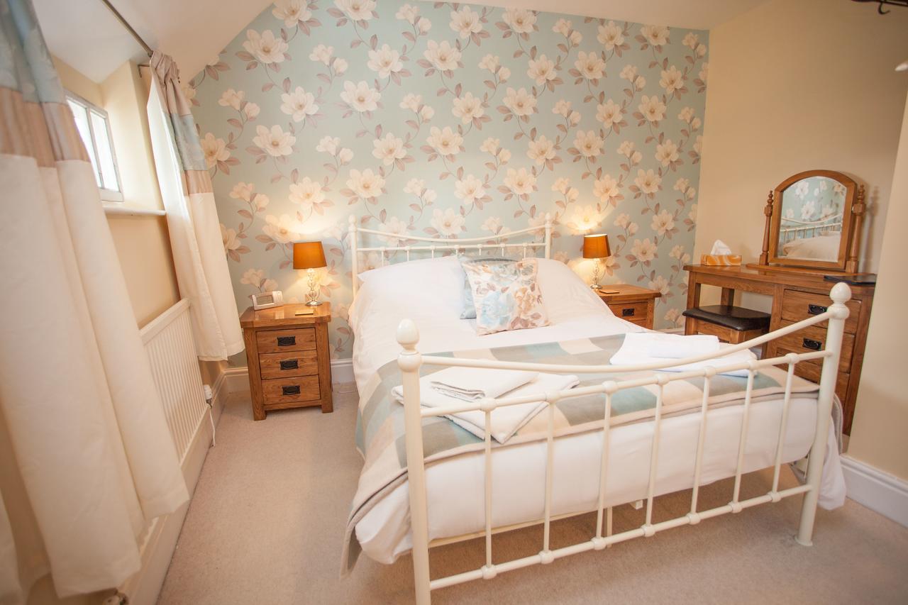 The Seven Stars Inn Pewsey Dış mekan fotoğraf