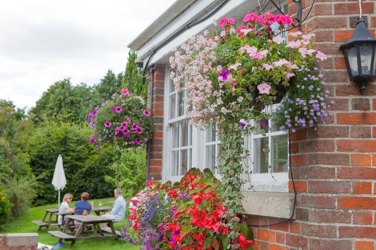 The Seven Stars Inn Pewsey Dış mekan fotoğraf